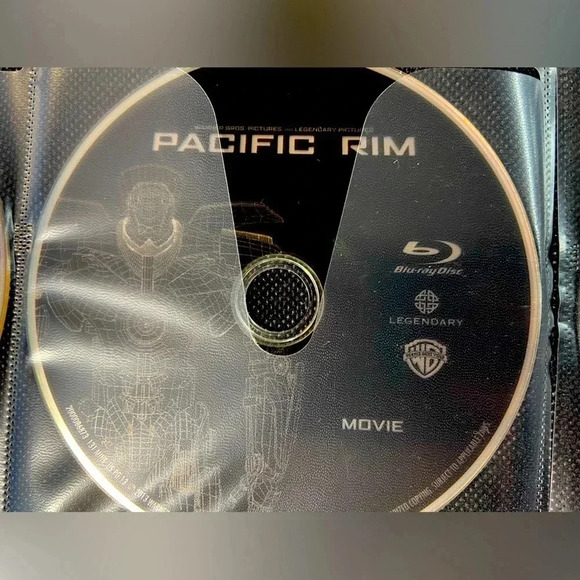 Pacific Rim - Blu  Ray 🤖 - Picture 1 of 2
